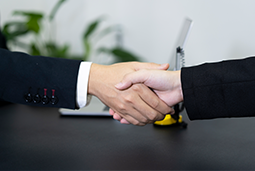 池州市政府与五彩堂国际举行合作研讨座谈会暨合作项目签约仪式